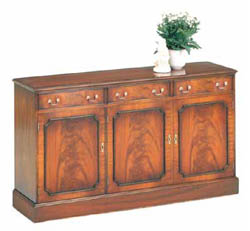 >Bevan Funnell Mahogany Sideboard V323A